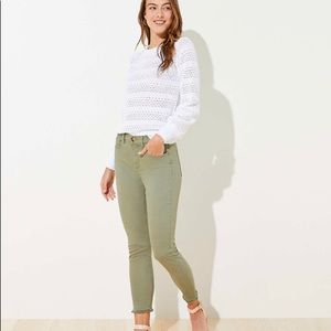 LOFT Skinny Jeans in Olive Green
